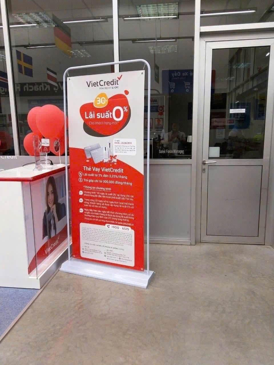 Standee Cuốn Nhôm